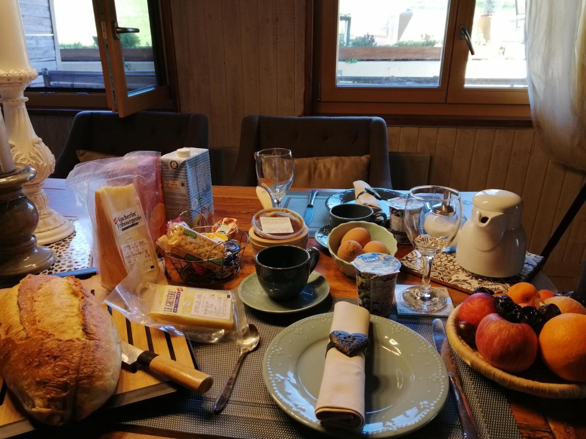 Petite Maison Sur La Colline Du Gibloux: 1Chambre,1 Salon Et Salle De Bain Prives Au Rez De Chausse, Piscine Exterieur Et Bbq , Le Châtelard-Montreux Exteriér fotografie