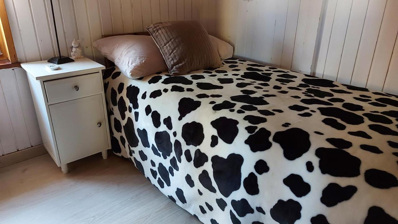 Petite Maison Sur La Colline Du Gibloux: 1Chambre,1 Salon Et Salle De Bain Prives Au Rez De Chausse, Piscine Exterieur Et Bbq , Le Châtelard-Montreux Exteriér fotografie
