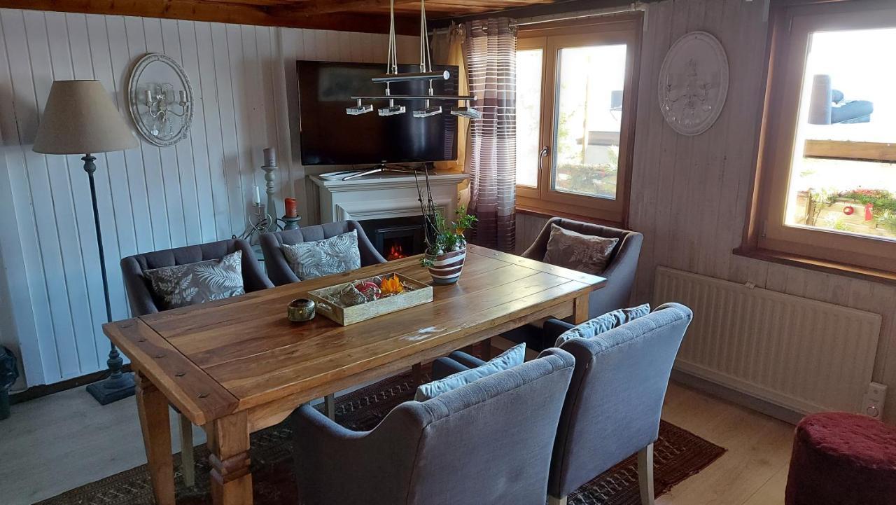 Petite Maison Sur La Colline Du Gibloux: 1Chambre,1 Salon Et Salle De Bain Prives Au Rez De Chausse, Piscine Exterieur Et Bbq , Le Châtelard-Montreux Exteriér fotografie